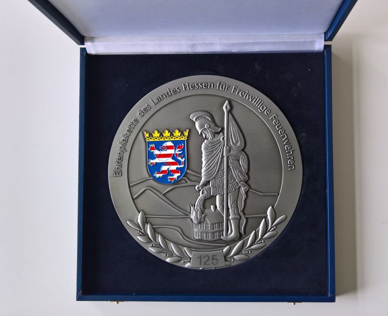 Ehrenplakette für 125 Jahre Einsatzbereitschaft